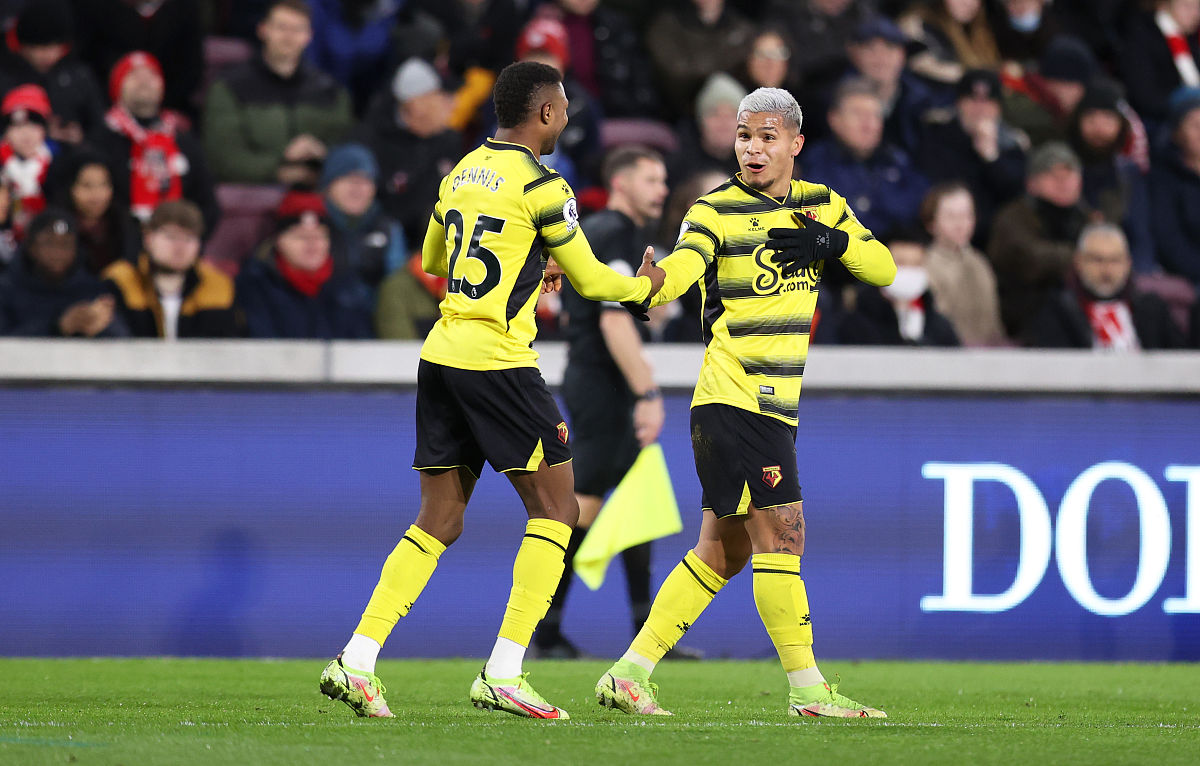 华体会登录-曼联绝杀多特蒙德，卡瓦尼乌龙送礼德甲