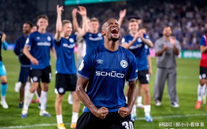 华体会hth-沙尔克主将主场击败波鸿，豪取三分